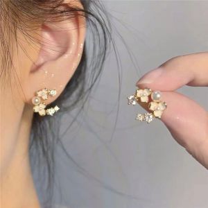 Pendientes De Flores De Metal Con Diamantes Y Perlas