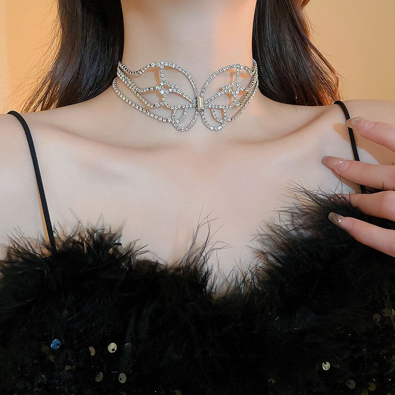Collar Multicapa De Cobre Engastado Con Diamantes Mariposa Hueca