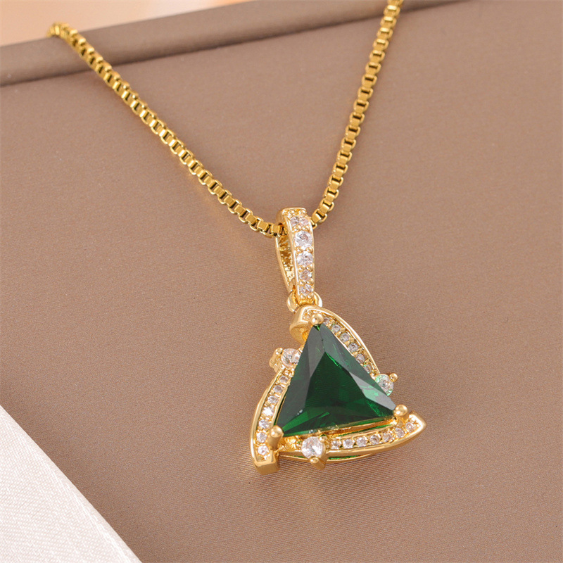 Collar Triángulo De Diamantes De Acero Titanio