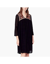 Trendy Black Embroidery Pattern Decorated V Neckline Long Sleeve Dress